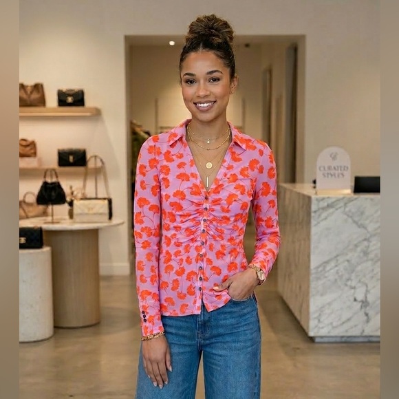 😍 Free People Lucky Shirtee Pink and Red Floral Button-Down Shirt NWOT! Ptp16-18 - Picture 2 of 5